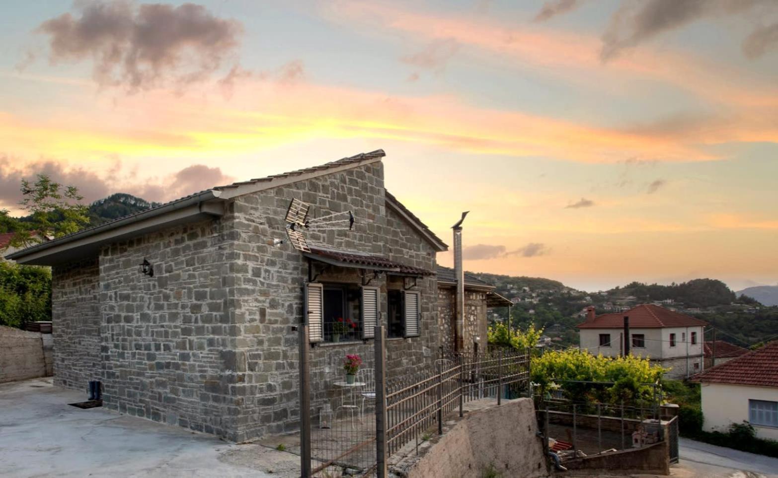 Armonia Pramanta Mountain Tzoumerka Exterior photo